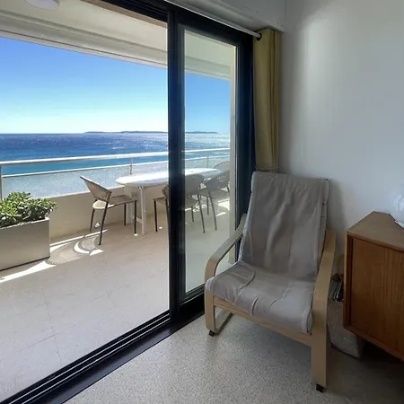 Apartment Location T2/t3 Climatise, Terrasse Vue Mer, Plage A 20m, Parking, Le Lavandou, 4 Pers. - Fr-1-803-8 *