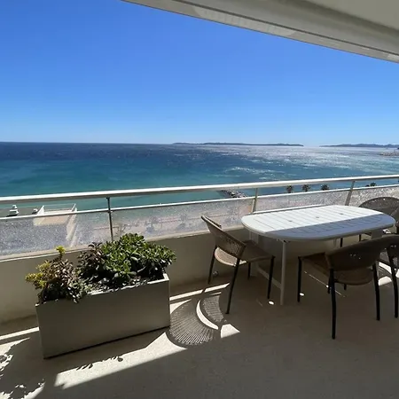 Location T2/t3 Climatise, Terrasse Vue Mer, Plage A 20m, Parking, Le Lavandou, 4 Pers. - Fr-1-803-8 Apartment *