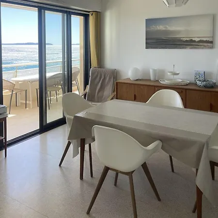 Location T2/t3 Climatise, Terrasse Vue Mer, Plage A 20m, Parking, Le Lavandou, 4 Pers. - Fr-1-803-8 *