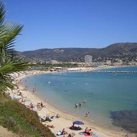 Le Lavandou: T2/t3 Climatise, 20m Plage, 4 Pers, Wifi, Parking - Fr-1-803-8 Lägenhet
