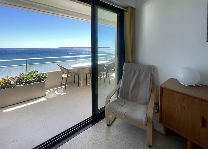 Lägenhet Le Lavandou: T2/t3 Climatise, 20m Plage, 4 Pers, Wifi, Parking - Fr-1-803-8 *