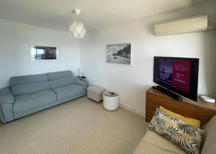 Le Lavandou: T2/t3 Climatise, 20m Plage, 4 Pers, Wifi, Parking - Fr-1-803-8 Lägenhet Le Lavandou