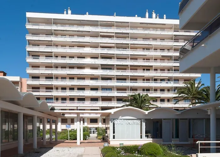 Le Lavandou: T2/t3 Climatise, 20m Plage, 4 Pers, Wifi, Parking - Fr-1-803-8 Lägenhet Le Lavandou